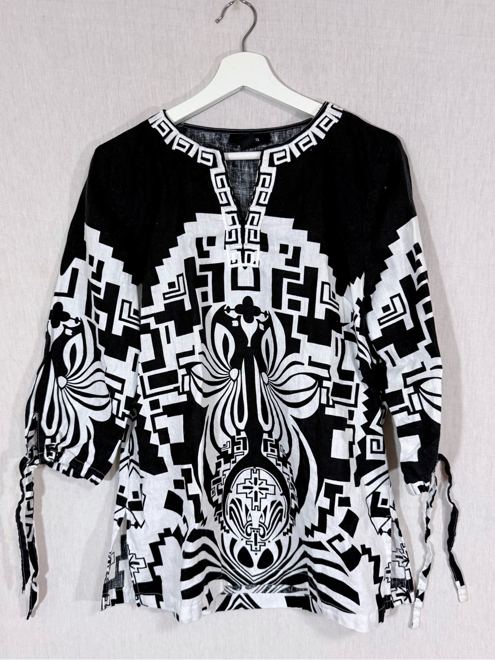 Style & Co size 10 bold black and white tunic shirt 100% Linen!